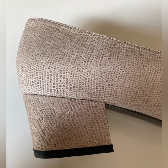 Stuart Weitzman Fawn Goose Bump Heels 8.5M - Picture 7 of 10